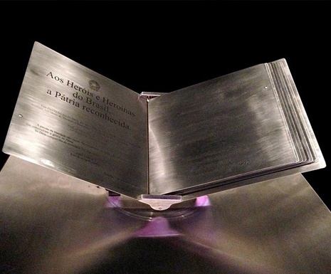 Livro de Aço